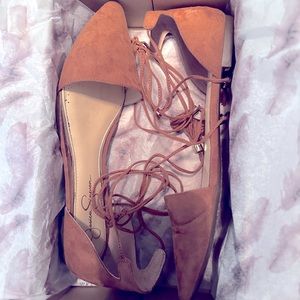 Tan lace up flat shoes
